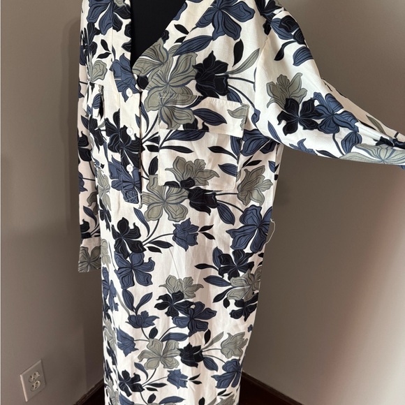 Elegant Long Sleeve Floral Dress - Picture 3 of 5